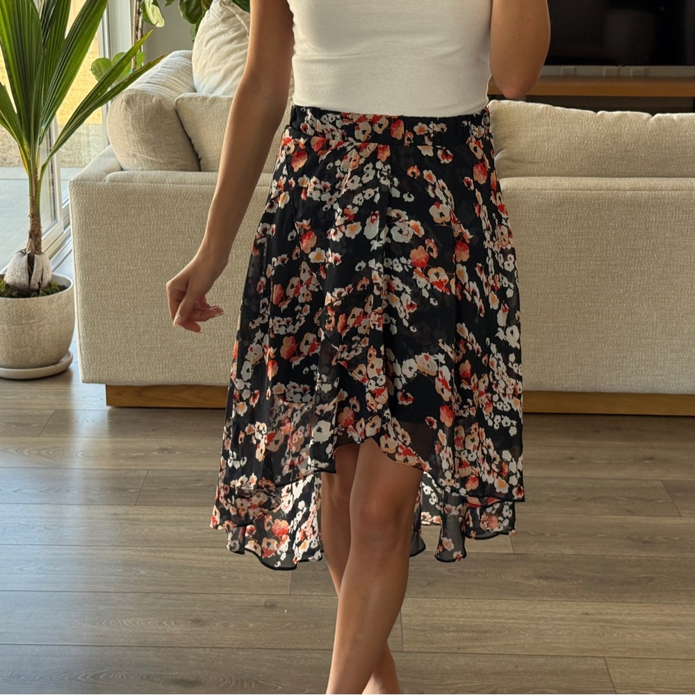 bebe | Black Floral High-Low Skirt